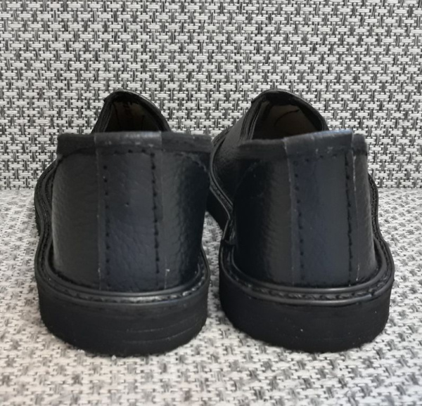 Туфли (тапочки) кожаные на подошве из пористой резины мод. 5.271 ТР ТС 019/2011